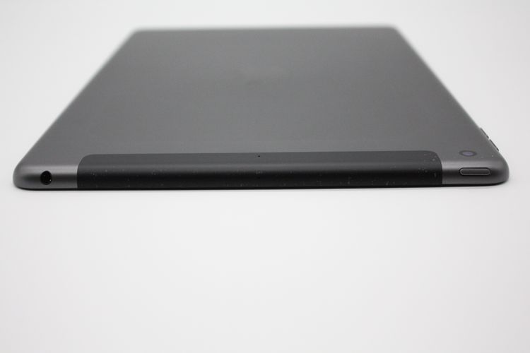 iPad ��9���� 64GB Wi-Fi + Cellular��ǥ� ���ڡ������쥤 B���