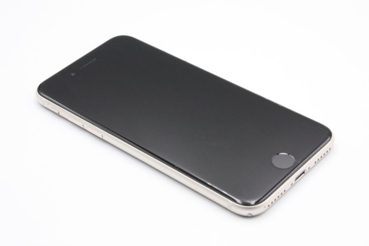 �������ò� �Хåƥ꡼�����ɹ�(99��) iPhoneSE ��3���� 64GB C���