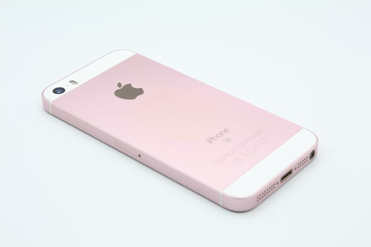 �������ò� iPhoneSE ��1���� 16GB SIM���å�����Ѥ� ������������� C���
