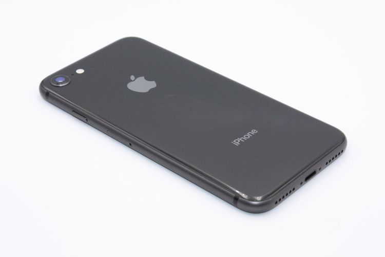 �������ò� iPhone8 64GB SIM���å�����Ѥ� ���ڡ������쥤 C���