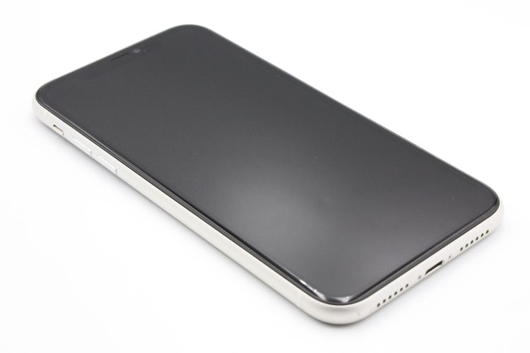 �������ò� iPhone11 64GB SIM���å�����Ѥ� �ۥ磻�� B���