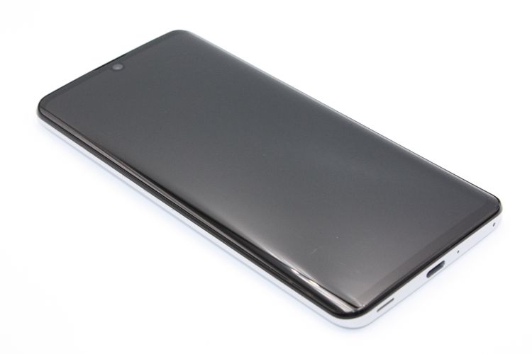 AQUOS - AQUOS zero2　【新品未使用】　★SIMロック解除受付済★ AQUOS ZERO2 ホワイト au SHV47 simロック解除済み 美品 送料