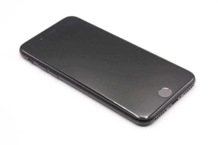 �������ò� iPhoneSE ��2���� 64GB �֥�å� SIM���å�����Ѥ� B���