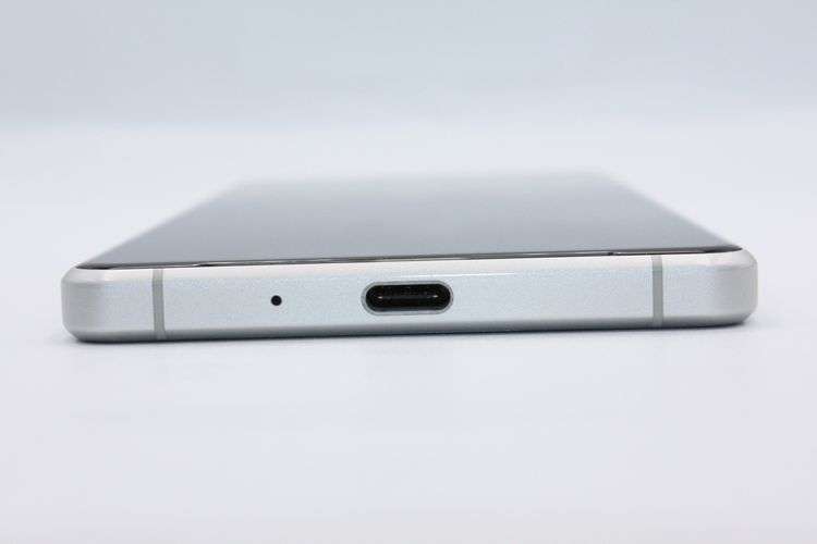 Xperia 1 II SOG01 �ۥ磻�� SIM���å�����Ѥ� B���