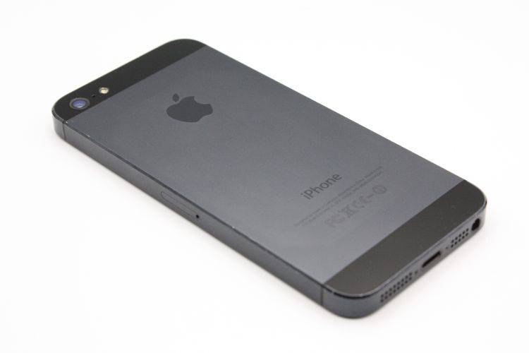 �������ò� iPhone5 16GB au �֥�å������졼�� B���