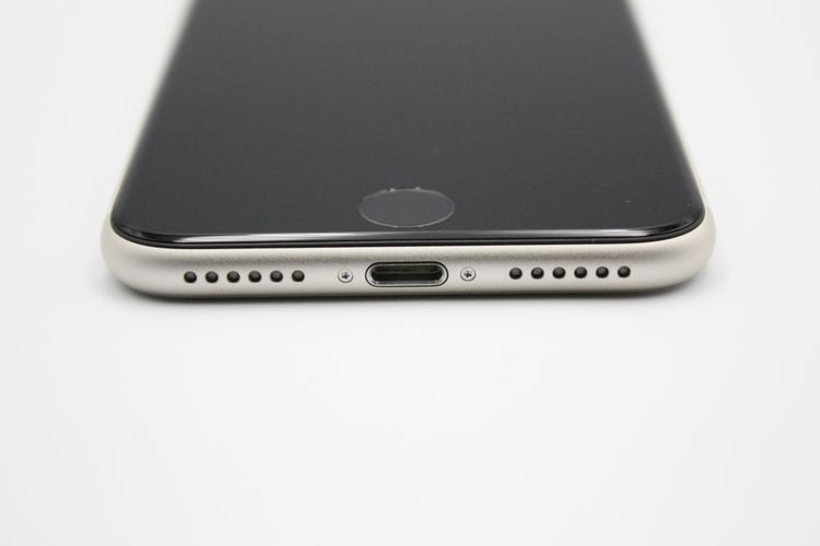 ����Ʊ���ʥХåƥ꡼�����ɹ�(98%) iPhoneSE ��3���� 64GB SIM�ե꡼