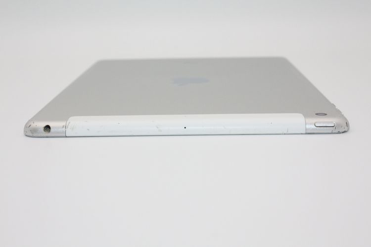 �������ò� iPad ��5���� Wi-Fi+Cellular��ǥ� 32GB SIM���å�����Ѥ�