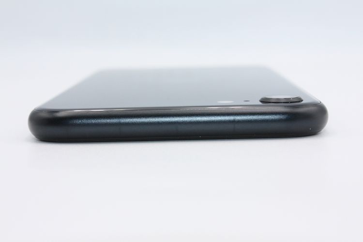 �Хåƥ꡼�����ɹ�(95%) iPhoneSE ��3���� 64GB �ߥåɥʥ��� C���