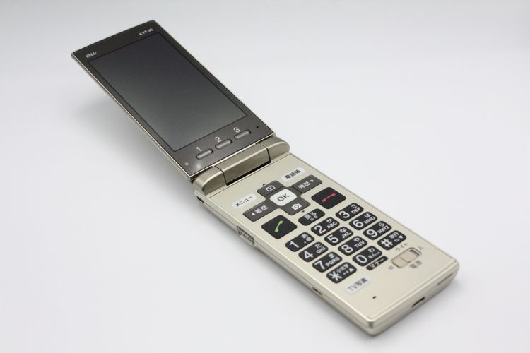 ���󤿤󥱡����� KYF36 �����ѥ󥴡���� SIM���å�����Ѥ�