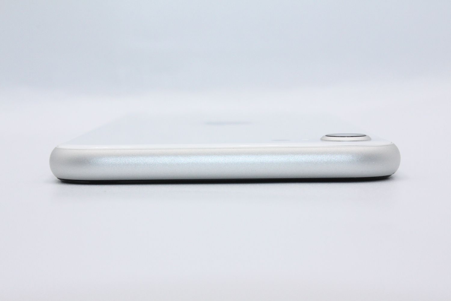 ムスビー｜訳あり特価 iPhoneSE 第2世代 64GB ホワイト SIMロック解除