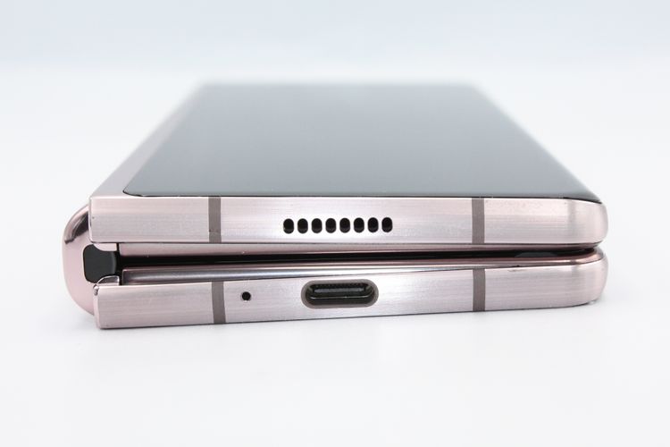 ò Galaxy Z Fold2 5G SCG05 au B