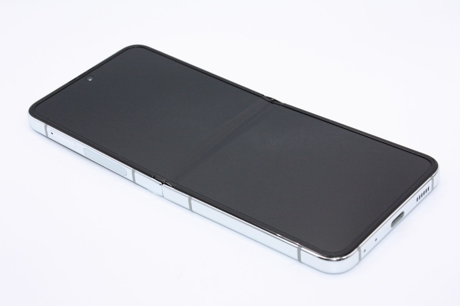 ムスビー｜美品 Galaxy Z Flip5 SCG23ミント SIMフリー Aランク