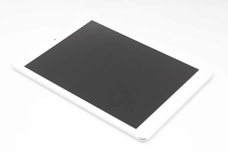 iPad Air ��1���� Wi-Fi+Cellular��ǥ� 16GB au ����С� B���