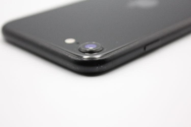 �������ò� iPhoneSE ��2���� 64GB �֥�å� SIM���å�����Ѥ�