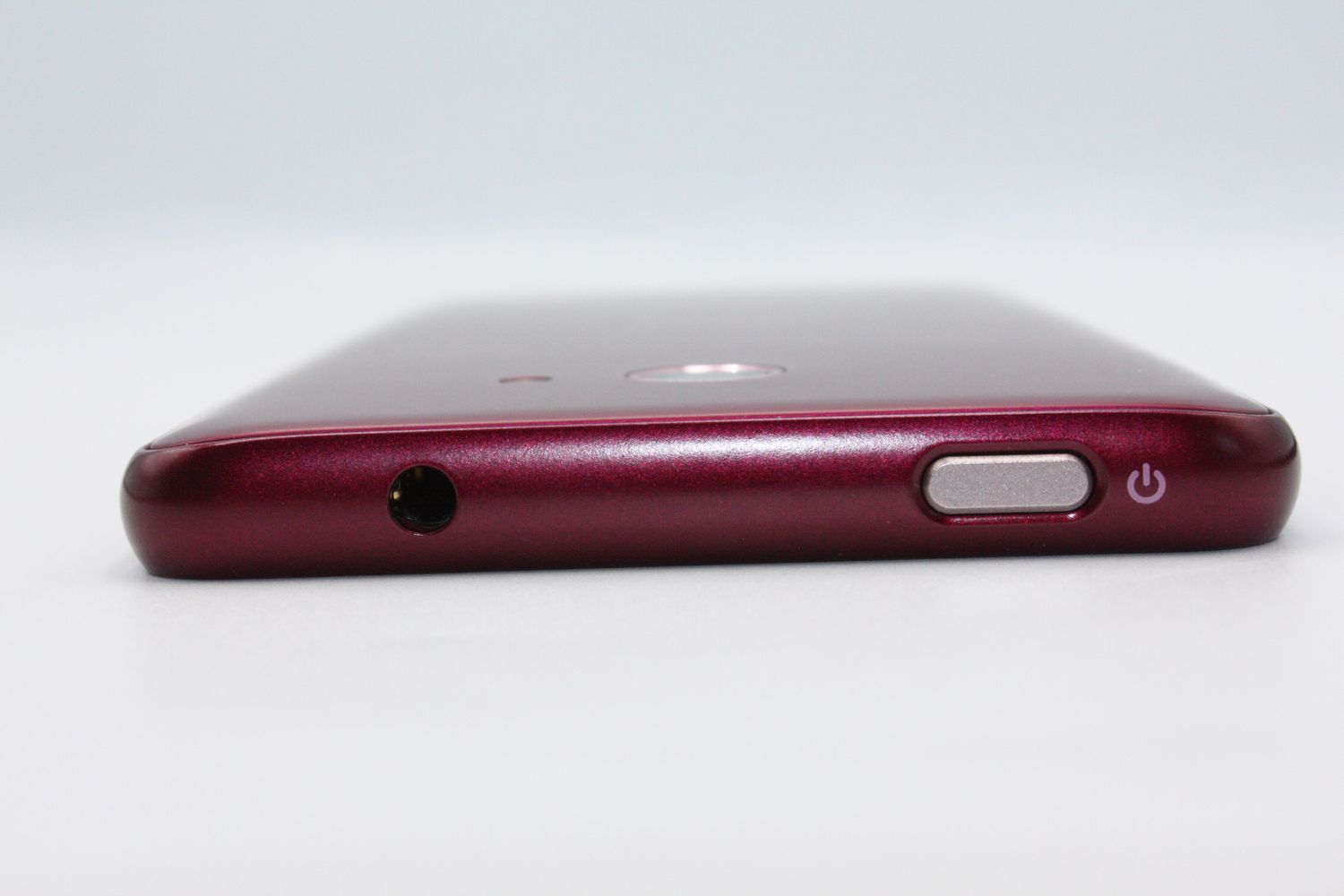 ムスビー｜訳あり特価 BASIO4 KYV47 SIMロック解除済み ワインレッド C