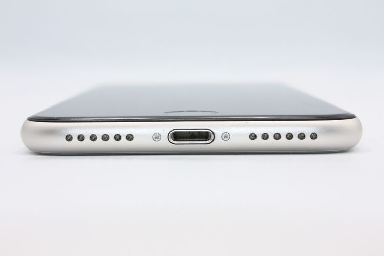 ���� �Хåƥ꡼�����ɹ�(100%) iPhoneSE ��3���� 64GB SIM�ե꡼ A���