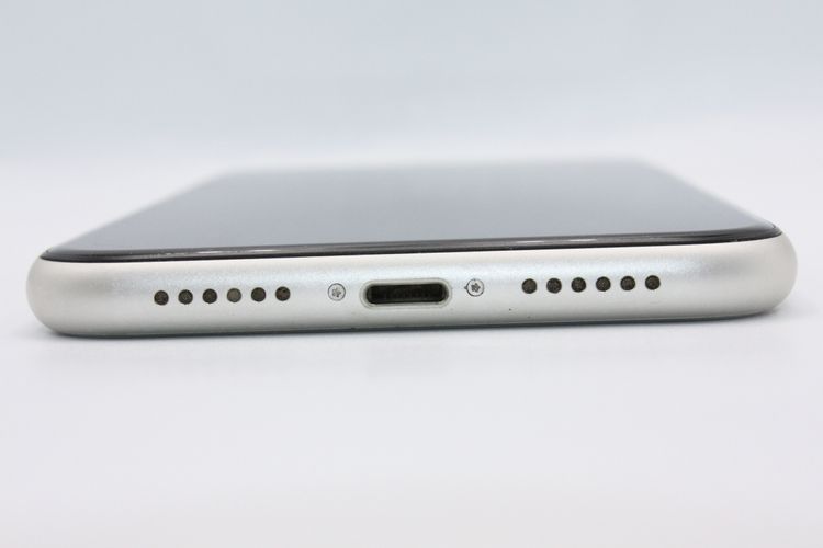 �������ò� iPhone11 64GB SIM���å�����Ѥ� �ۥ磻�� B���