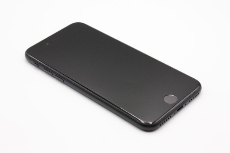 iPhoneSE ��3���� 64GB SIM�ե꡼ �ߥåɥʥ��� B���