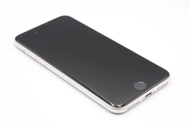 �Хåƥ꡼�����ɹ�(100��) iPhoneSE ��3���� 64GB �������饤�� B���