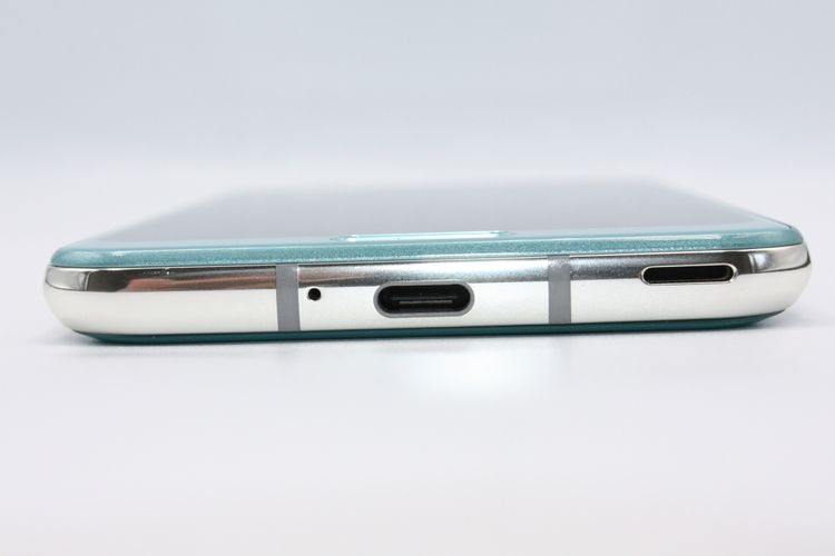 AQUOS R2 SHV42 �������ޥ�� SIM���å�����Ѥ� B���