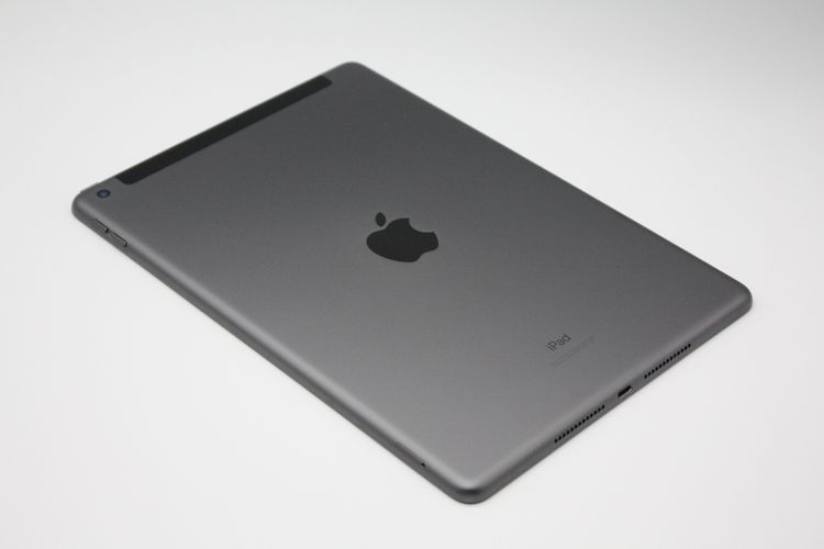 iPad ��7���� Wi-Fi+Cellular 32GB ���ڡ������쥤 B���