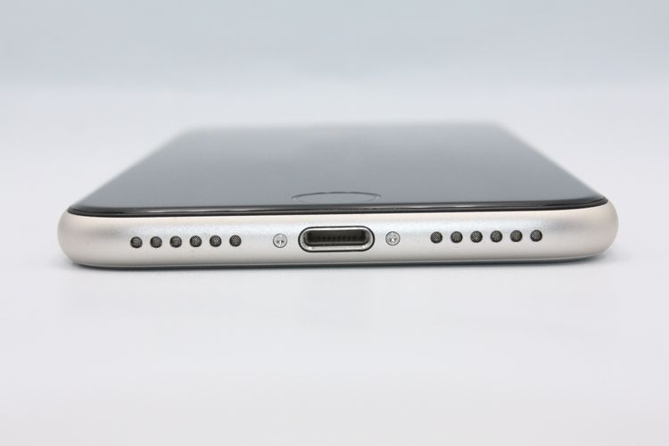 �Хåƥ꡼�����ɹ�(100��) iPhoneSE ��3���� 64GB �������饤�� B���