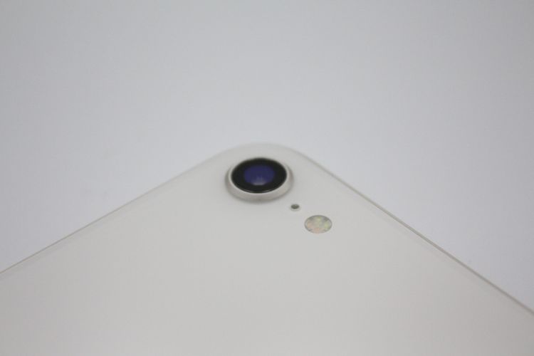 ����Ʊ���ʥХåƥ꡼�����ɹ�(98%) iPhoneSE ��3���� 64GB SIM�ե꡼