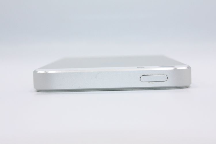 �������ò� iPhone5s 16GB au ����С� B���