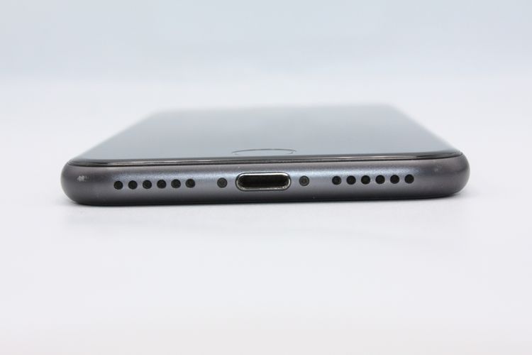 iPhone8 64GB SIM���å�����Ѥ� ���ڡ������쥤 B���