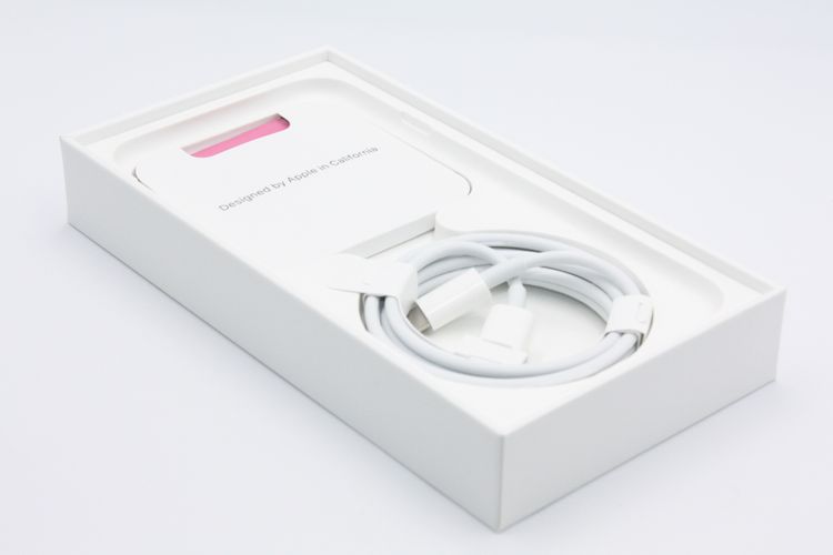 ���� iPhoneSE ��2���� 64GB �ۥ磻�� SIM���å�����Ѥ� A���