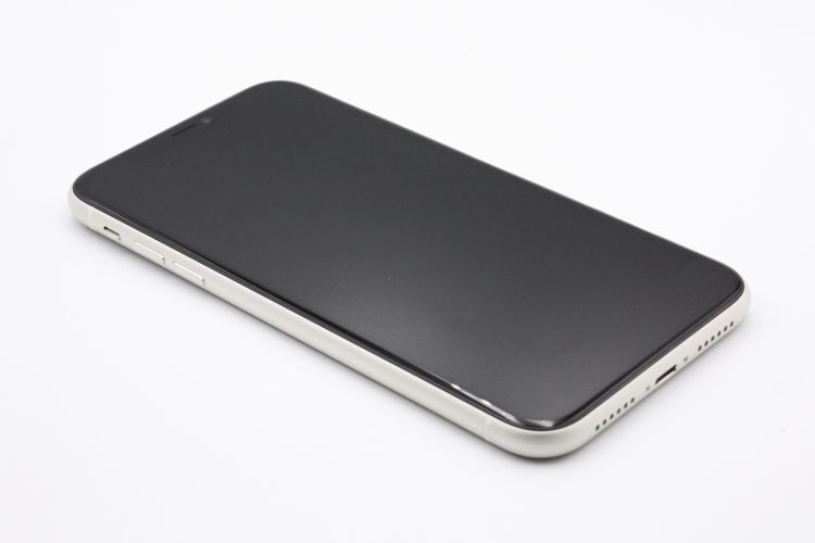 ���� iPhone11 64GB SIM���å�����Ѥ� �ۥ磻�� A���