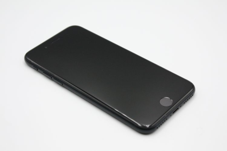 iPhoneSE ��3���� 64GB SIM�ե꡼ �ߥåɥʥ��� B���