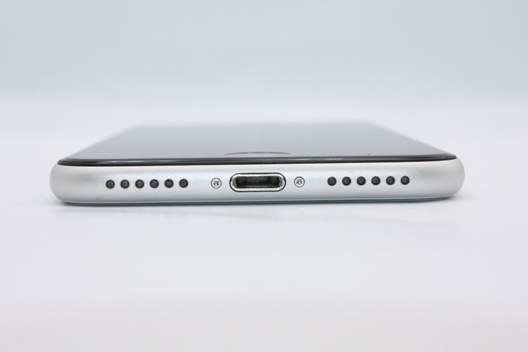 ���� iPhoneSE ��2���� 64GB �ۥ磻�� SIM���å�����Ѥ� A���