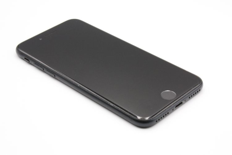 iPhoneSE ��3���� 64GB SIM�ե꡼ �ߥåɥʥ��� C���
