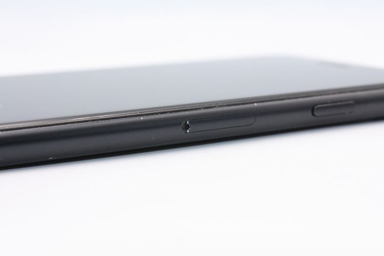 �������ò� iPhoneSE ��3���� 64GB SIM�ե꡼ �ߥåɥʥ��� C���