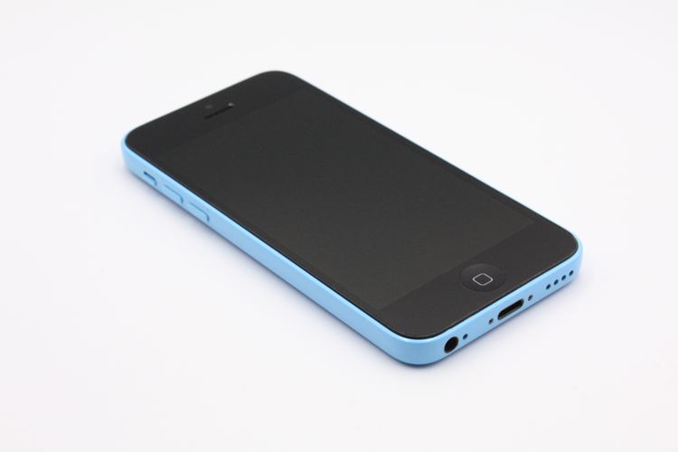 iPhone5c 16GB au �֥롼 C���