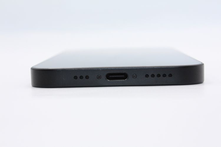 ���� �Хåƥ꡼�����ɹ�(100%) iPhone16e 128GB �֥�å� A���