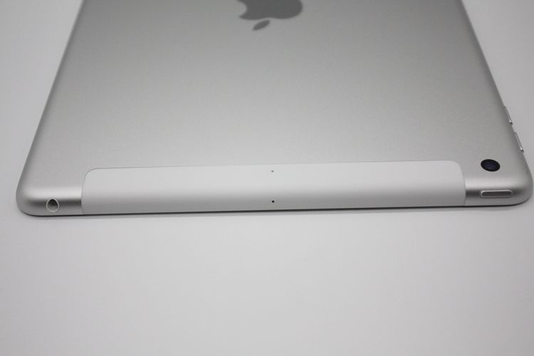 ���� iPad ��6���� 32GB Wi-Fi+Cellular��ǥ� Silver SIM�ե꡼