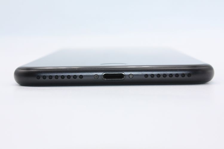 �������ò� iPhone7Plus 32GB SIM���å�����Ѥ� �֥�å� C���