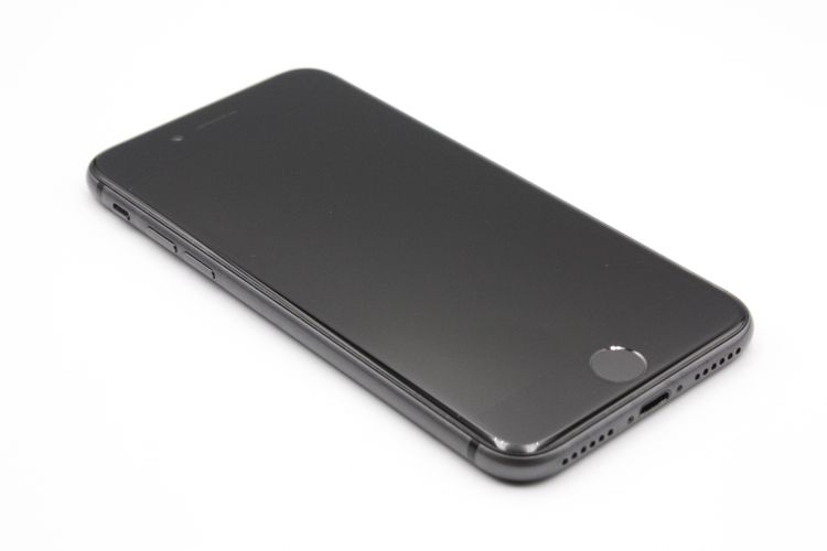 iPhone8 64GB SIM���å�����Ѥ� ���ڡ������쥤 B���