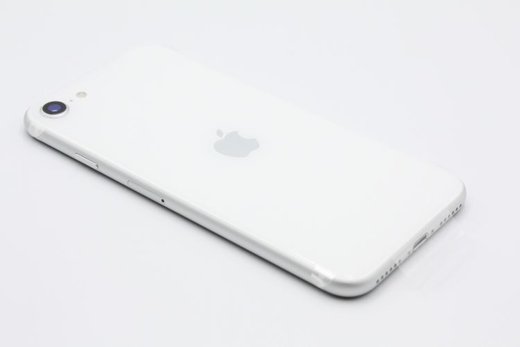 ����̤������ iPhoneSE ��2���� 64GB �ۥ磻�� SIM���å�����Ѥ� SS���