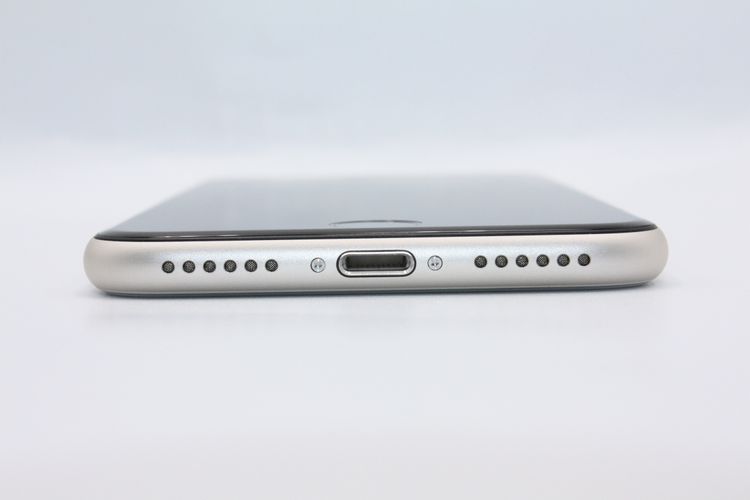 ���� �Хåƥ꡼�����ɹ�(100%) iPhoneSE ��3���� 64GB SIM�ե꡼  A���
