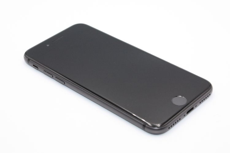 �������ò� iPhone8 64GB SIM���å�����Ѥ� ���ڡ������쥤 C���