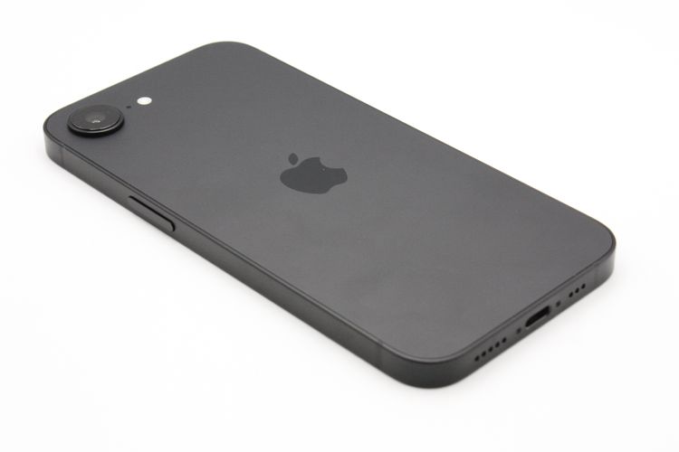 ���� �Хåƥ꡼�����ɹ�(100%) iPhone16e 128GB �֥�å� A���