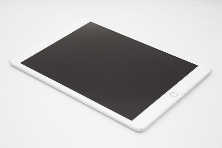 iPad ��7���� Wi-Fi+Cellular 32GB SIM�ե꡼ ����С� C���