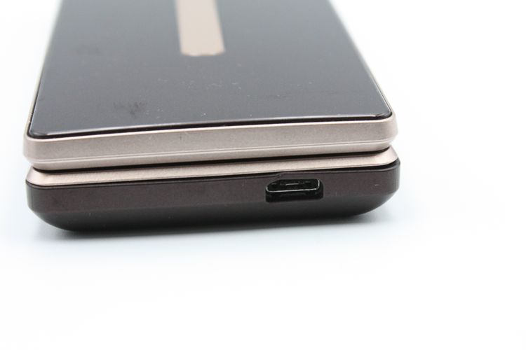 AQUOS K SHF32 ����С� SIM���å�����Ѥ� B���