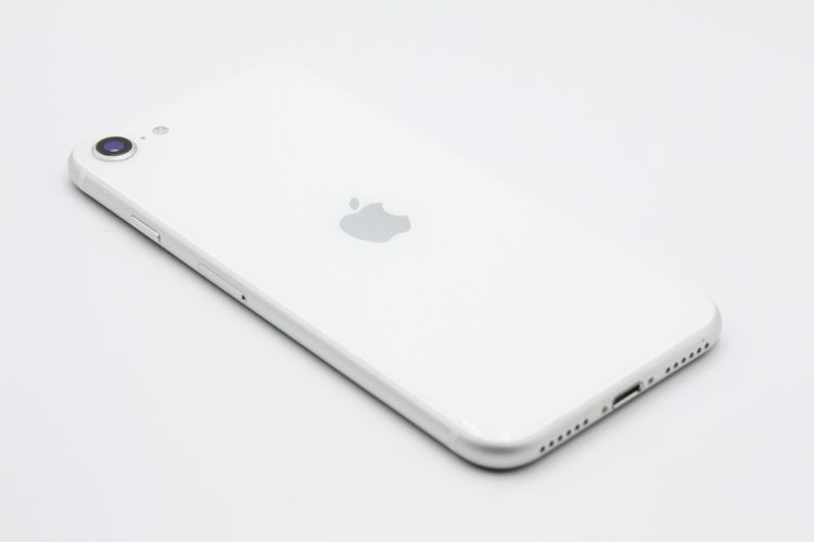 iPhoneSE ��2���� 64GB �ۥ磻�� SIM���å�����Ѥ� C���