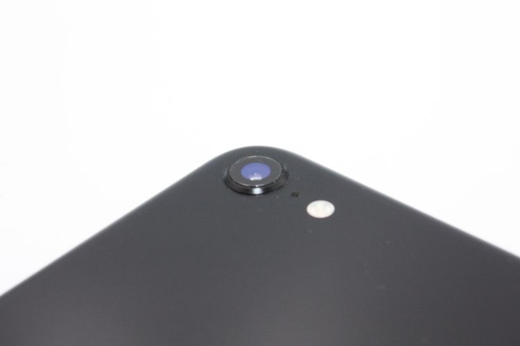 �������ò� ���� iPhoneSE ��2���� 64GB �֥�å� SIM���å�����Ѥ�