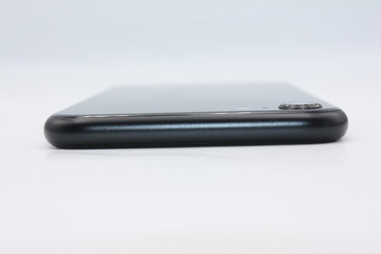 iPhoneSE ��3���� 64GB SIM�ե꡼ �ߥåɥʥ��� B���