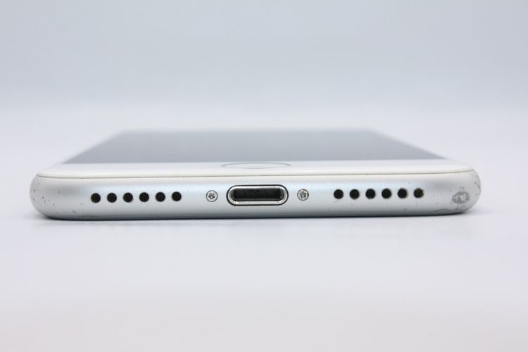 �Хåƥ꡼�����ɹ�(94%) iPhone7 32GB SIM���å�����Ѥ� ����С� C���